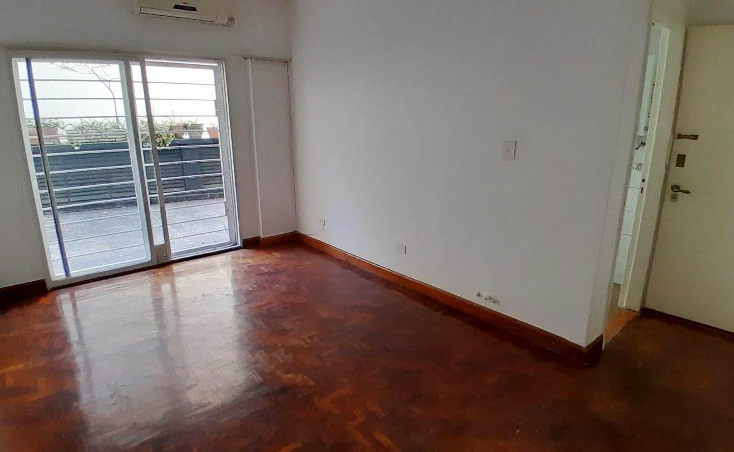 2 AMBIENTES - PATIO - ALQ SIN MUEBLES - RECOLETA
