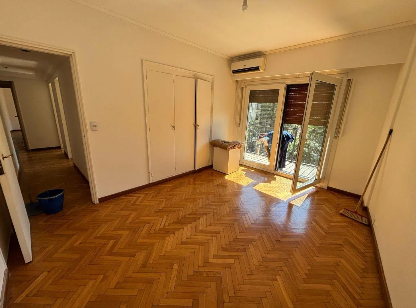 4 DORMIT - LIVING - COMEDOR - DEPEND - BAULERA - 2 BALCONES PLAZA BARRIENTOS 5