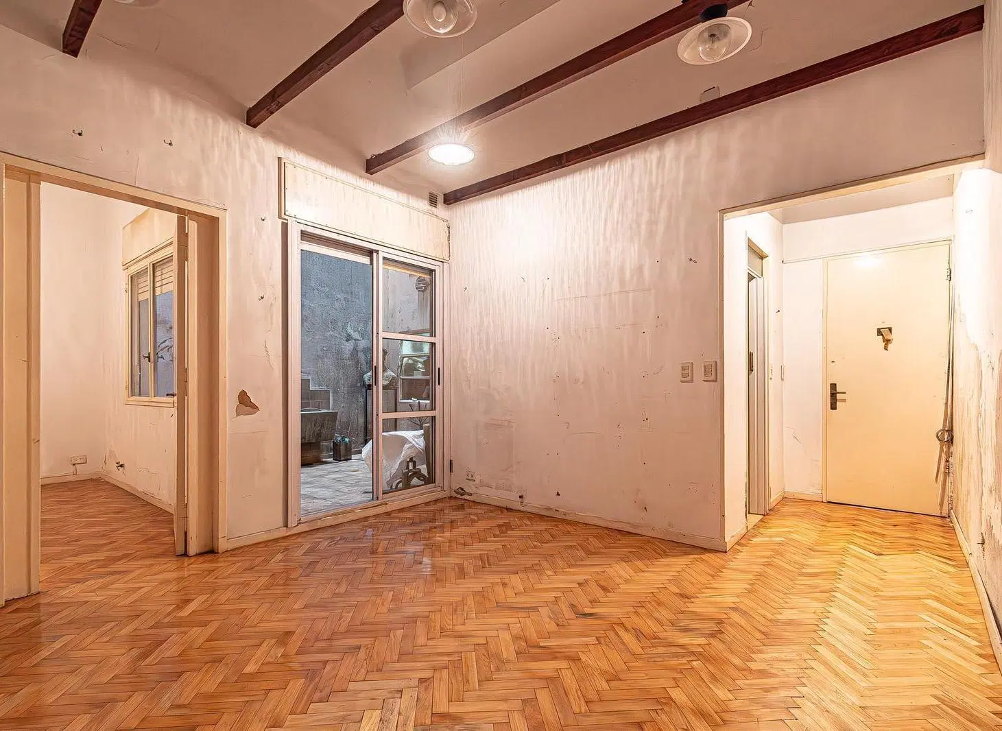 3 Dormit y Depend en Planta Baja con Patio a dos calles - A RECICLAR 2