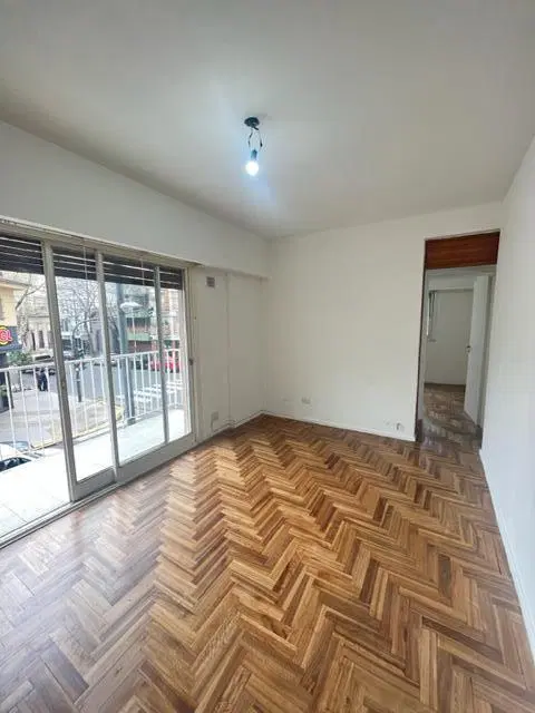 Dos Ambientes con Balcon en Almagro 1
