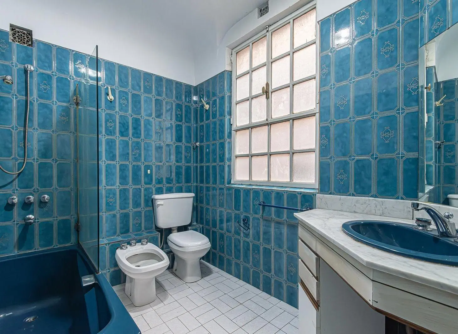 DOS DORMITORIOS Y DEPEND EN EDIF ART DECO - LA ISLA - RECOLETA - COCHERA - DISP DESDE AGOSTO 26 3