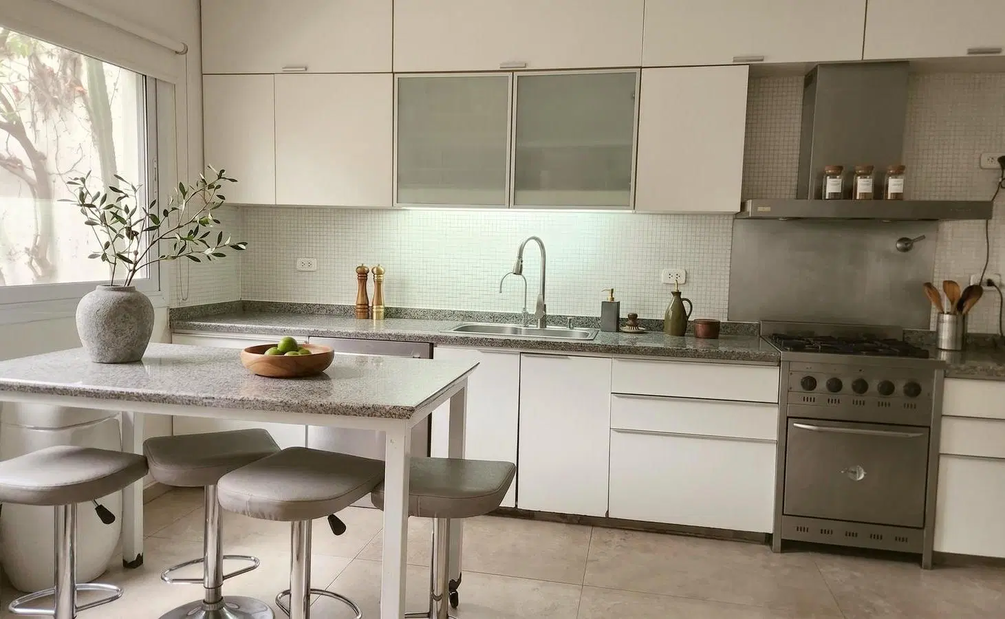 CASA 7 AMB PILETA 3 COCHERAS TRIPLE EXCLUSIVA ZONA DE V BALLESTER 3