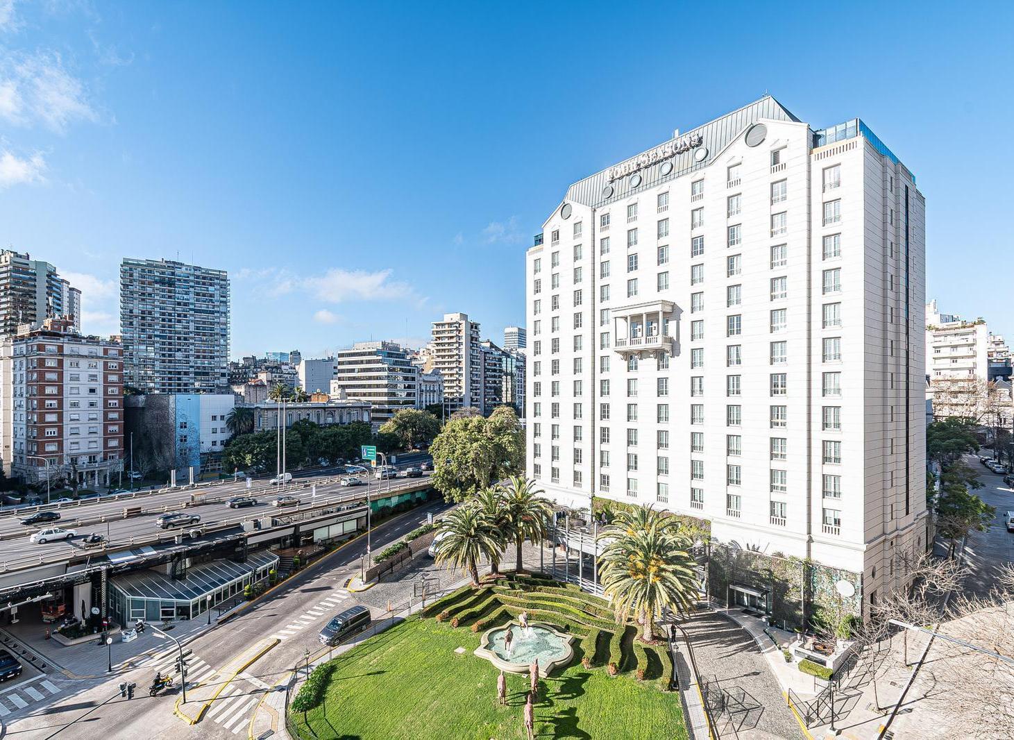 Foto de PISO ALTO RECOLETA - VISTA ABIERTA - DOS DORMITORIOS Y DOS BAÑOS, imagen 3