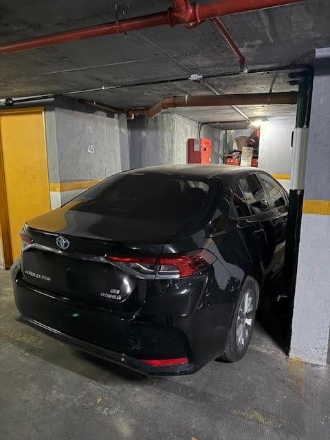 Foto de Cochera Auto Compacto/ Mediano Palermo Chico - Acceso por portón, imagen 2