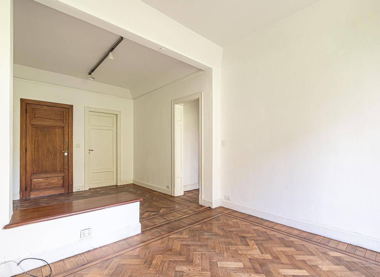 Foto de DOS DORMITORIOS Y DEPEND EN EDIF ART DECO - LA ISLA - RECOLETA, imagen 5