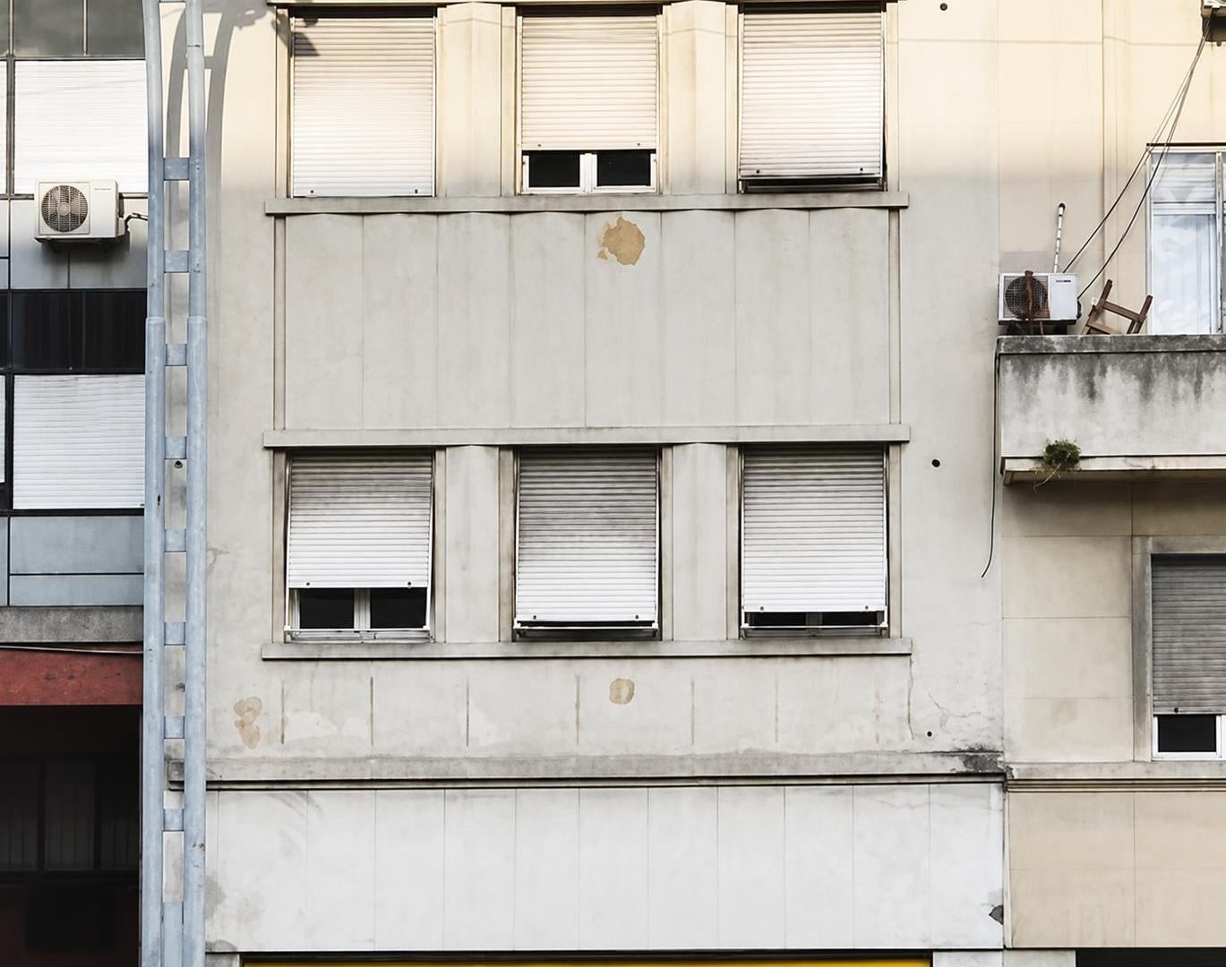 Foto de OFICINA COMERCIAL EN PRIMER PISO POR ESCALERA - PATIO - RETIRO - POSIB, imagen 2