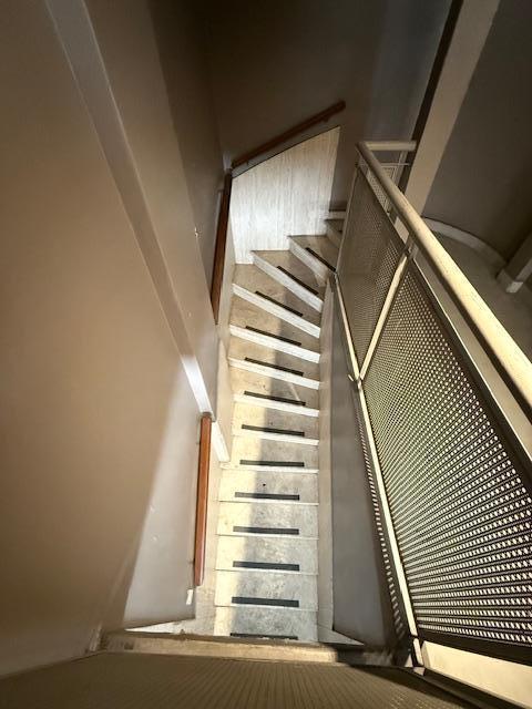 Foto de OFICINA COMERCIAL EN PRIMER PISO POR ESCALERA - PATIO - RETIRO - POSIB, imagen 3