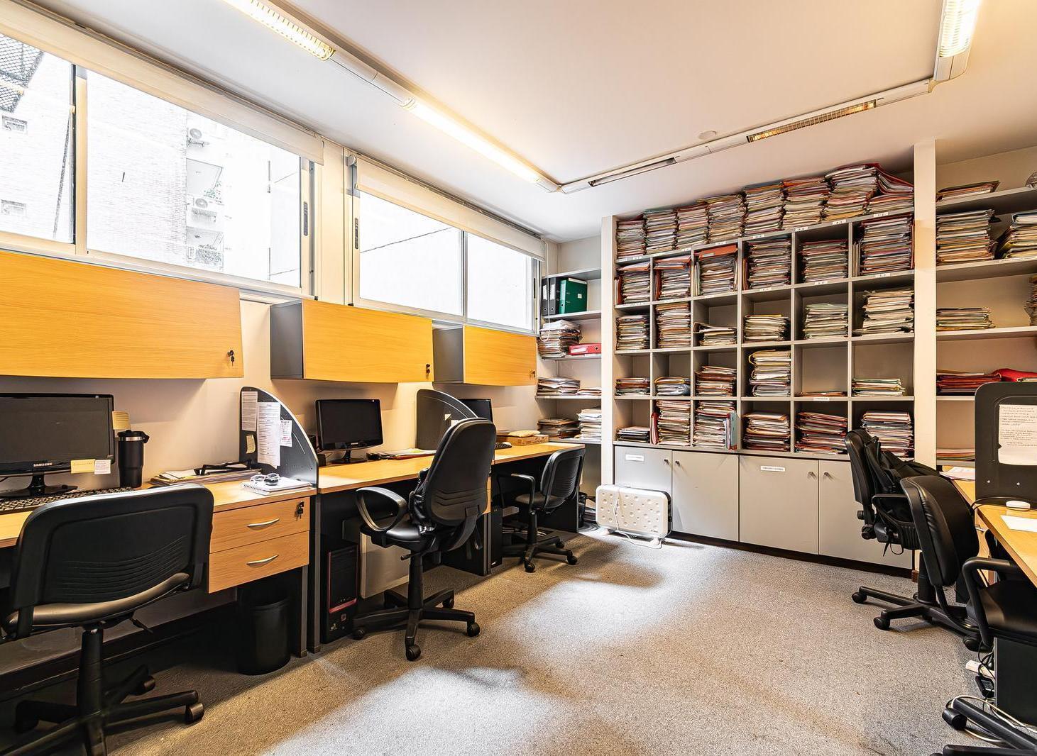 Foto de EXCLUSIVA OFICINA / ESTUDIO PROFESIONAL AMOBLADA EN LAS CAÑITAS, imagen 2