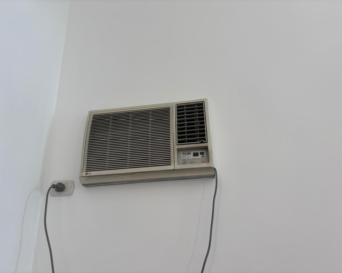 Oportunidad! Impecable y Luminosa Oficina en Sarmiento Al 300 3