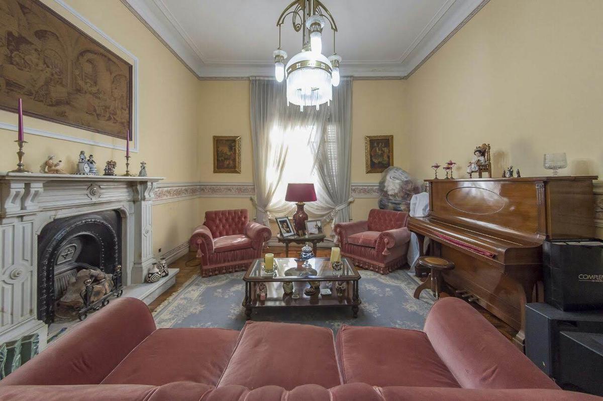 Foto de Oportunidad! Hermosa casa de estilo a metros de Av. Alberdi con jardín, imagen 5