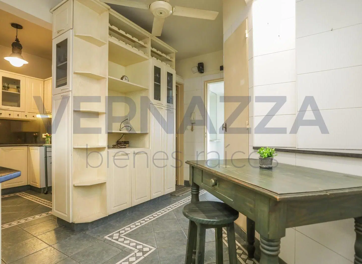 Sin muebles - Alquiler Dúplex 3 ambientes con terraza y cochera frente a Plaza Libertad 2