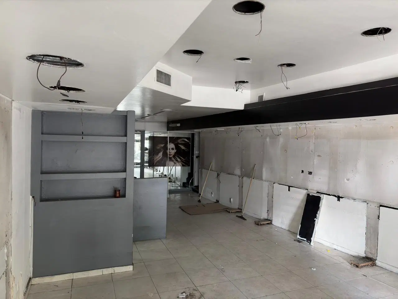 Local comercial sobre Av. Rivadavia, Primera Junta 3