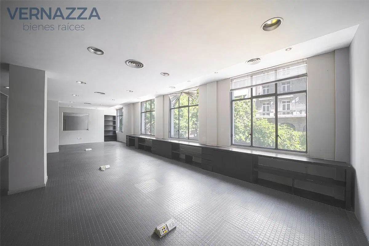 250 m² de oficinas en ubicación estratégica – Excelente conectividad 2