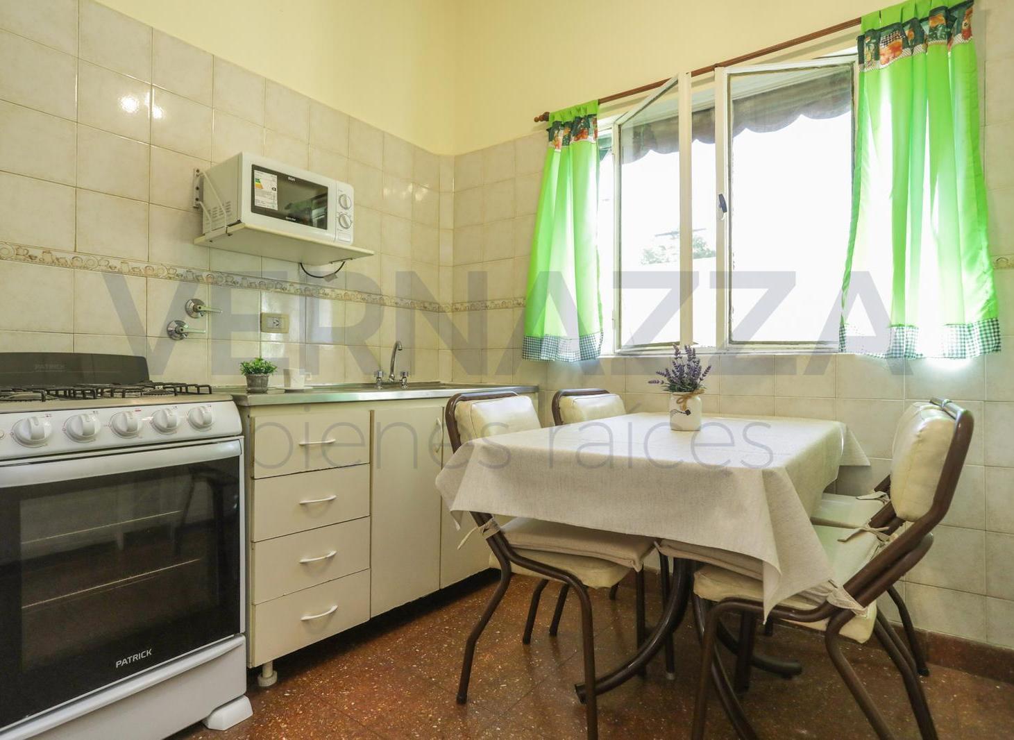 Foto de Hermoso PH 4 ambientes con balcón y terraza en Villa del Parque, imagen 4