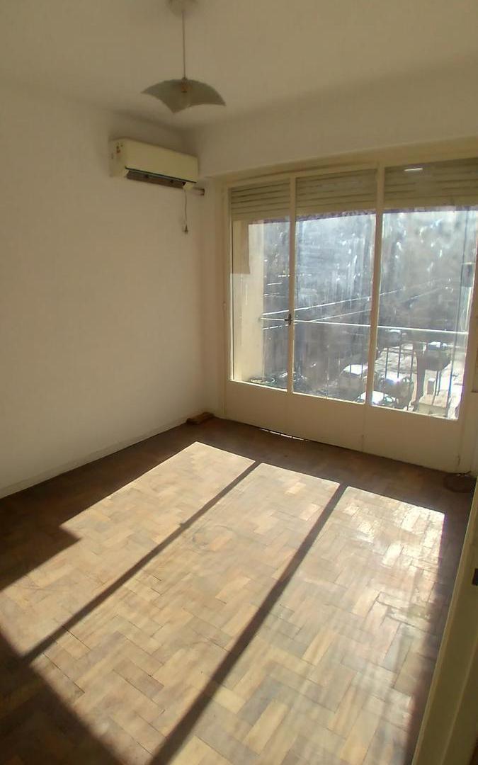 Foto de APTO CRÉDITO! Luminoso 3 ambientes con balcón y cocina independiente, imagen 5