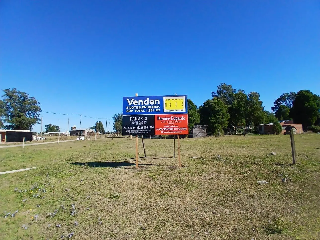 VENTA 3 Lotes en block Av. Jorge Newbery 3
