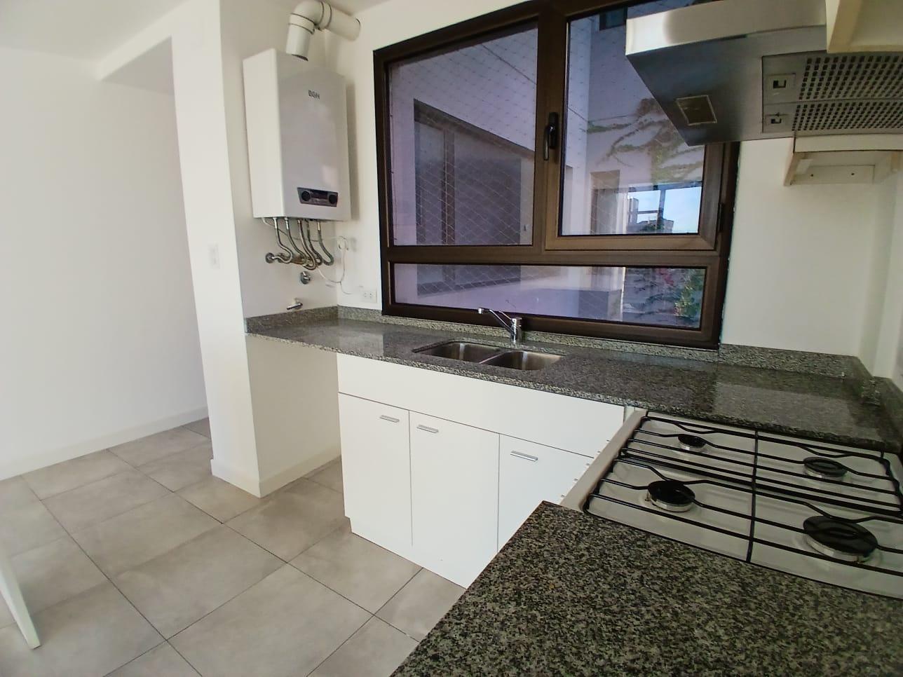 Foto de Departamento en Alquiler en Plaza Mitre, imagen 5