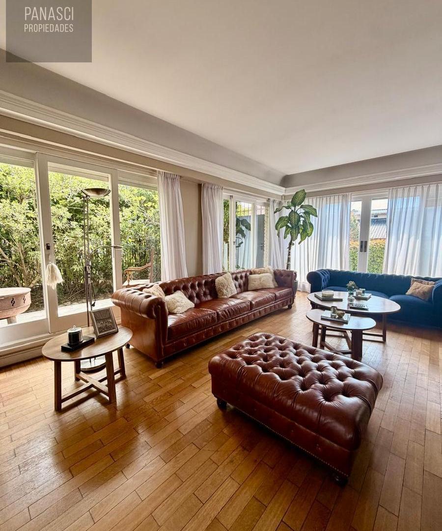 Foto de Venta Chalet en barrio Chauvin-Los Troncos, imagen 1