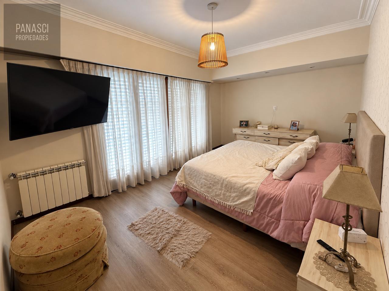 Foto de Chalet en planta alta + 3 locales comerciales, imagen 3