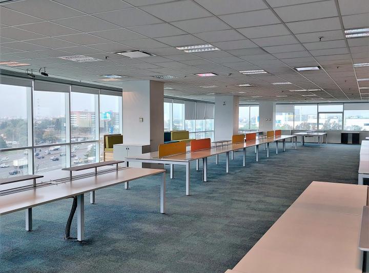 Excelentes oficinas en complejo Optima Business Park 5