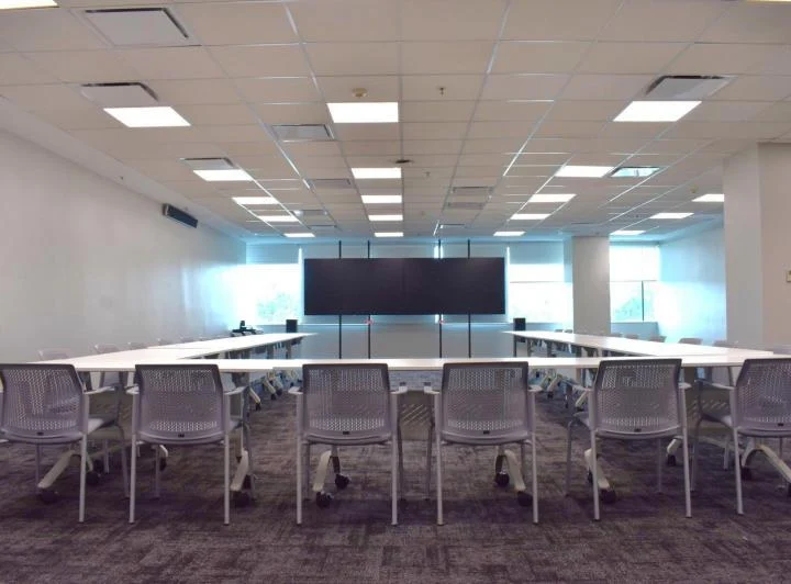 Excelentes oficinas en complejo Optima Business Park 3