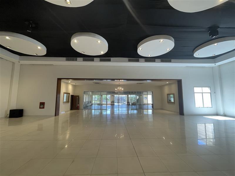 Foto de Venta de Oficinas con salón comercial - Central, Paraguay, imagen 5