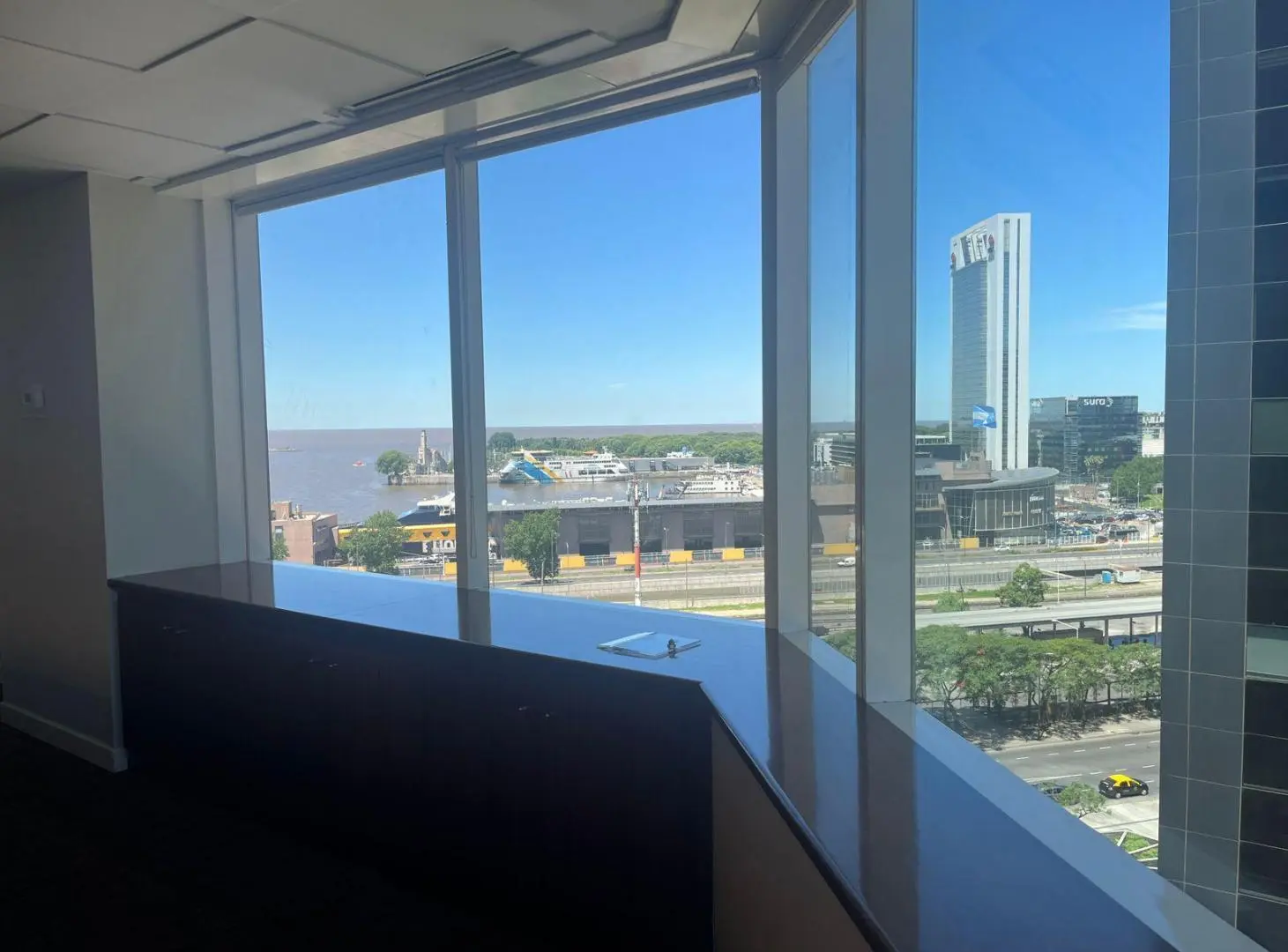 Laminar Plaza - Amoblado muy buen estado - Oficinas en Alquiler 4