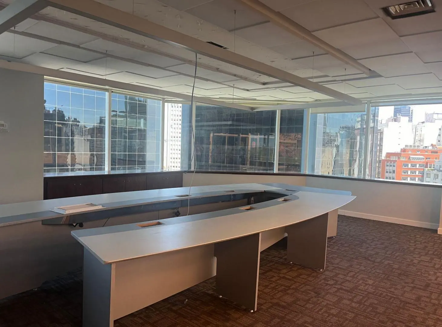 Laminar Plaza - Amoblado muy buen estado - Oficinas en Alquiler 5