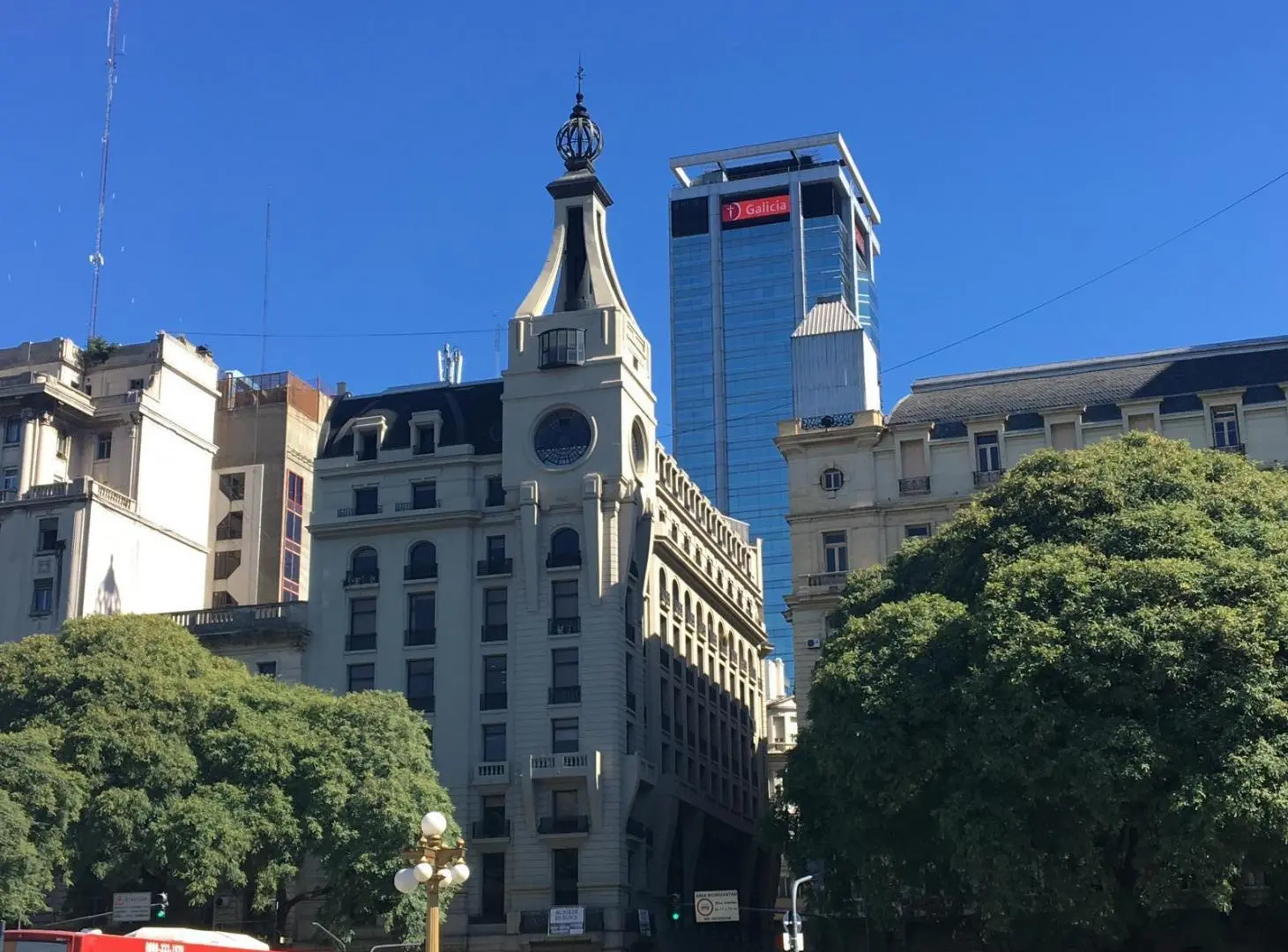 Oficina en Edificio Mihanovich 4