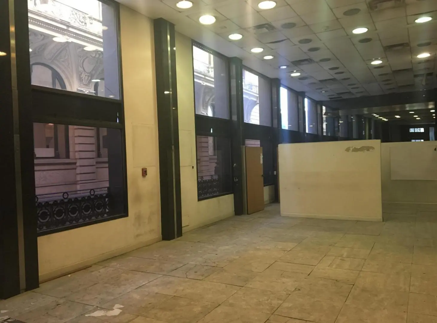 Oficina en Edificio Mihanovich 4