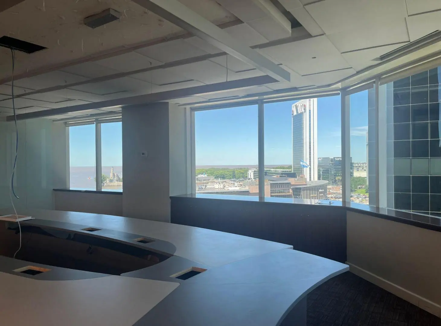 Laminar Plaza - Amoblado muy buen estado - Oficinas en Alquiler 5