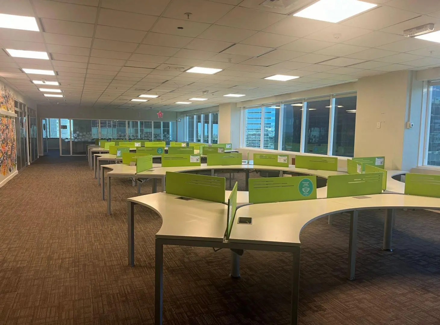 Laminar Plaza - Amoblado muy buen estado - Oficinas en Alquiler 2