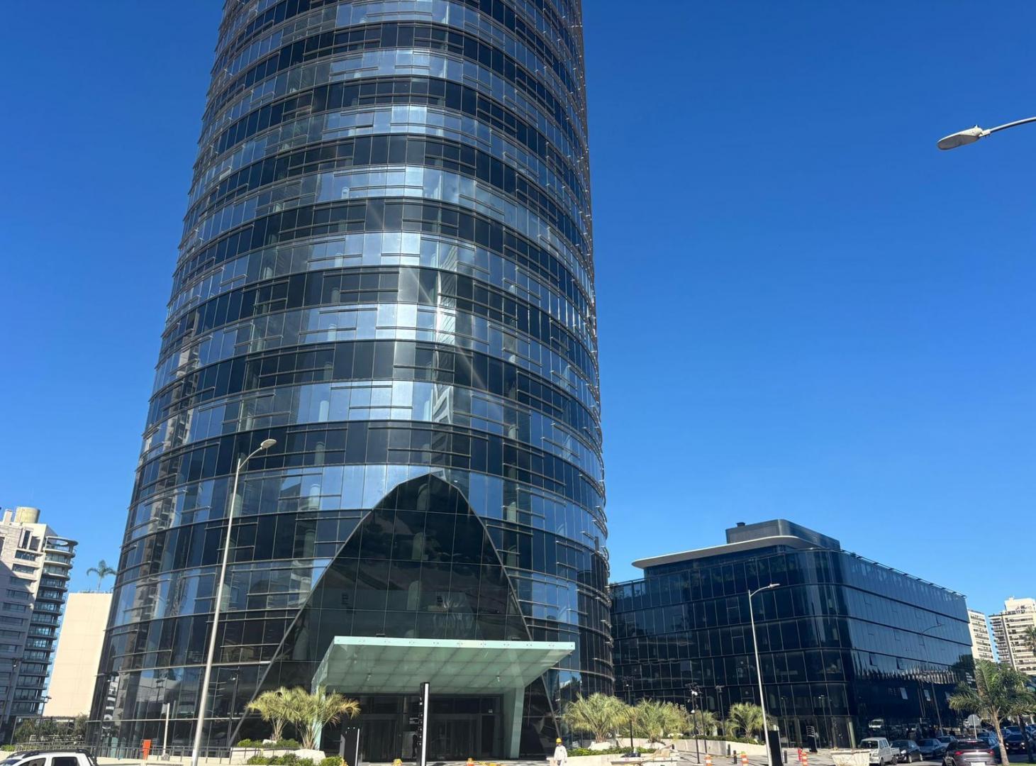 Oficinas en Alquiler - Cosmos Tower - 300 m2