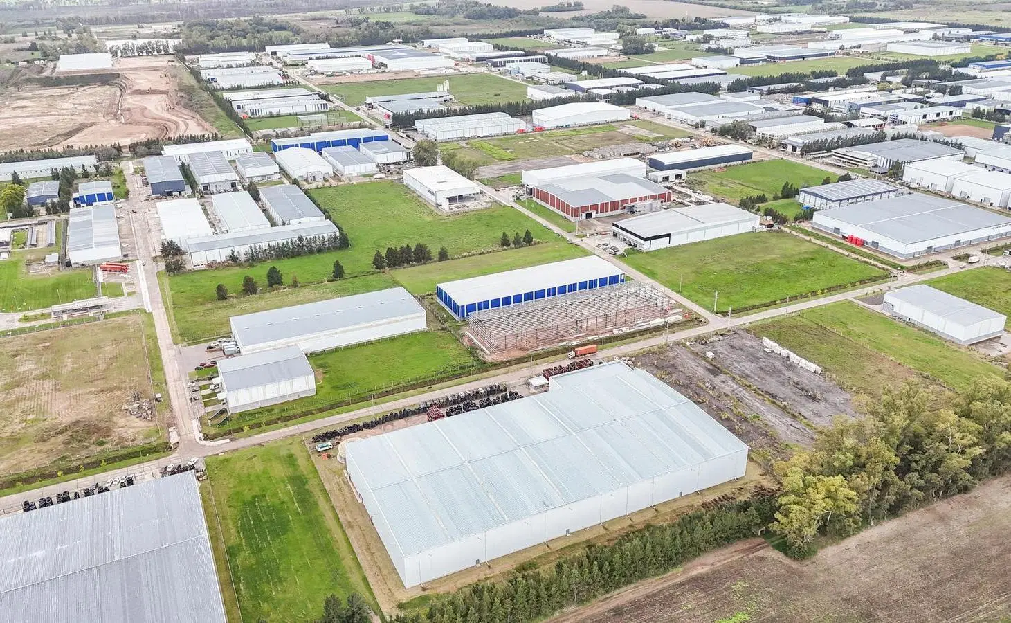 Depósito en Venta y Alquiler - Polo Industrial Ezeiza 3
