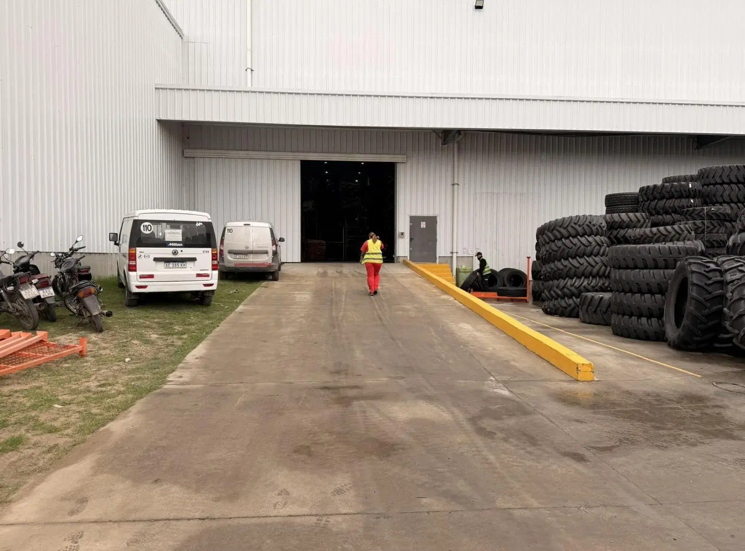 Depósito en Venta y Alquiler - Polo Industrial Ezeiza 3