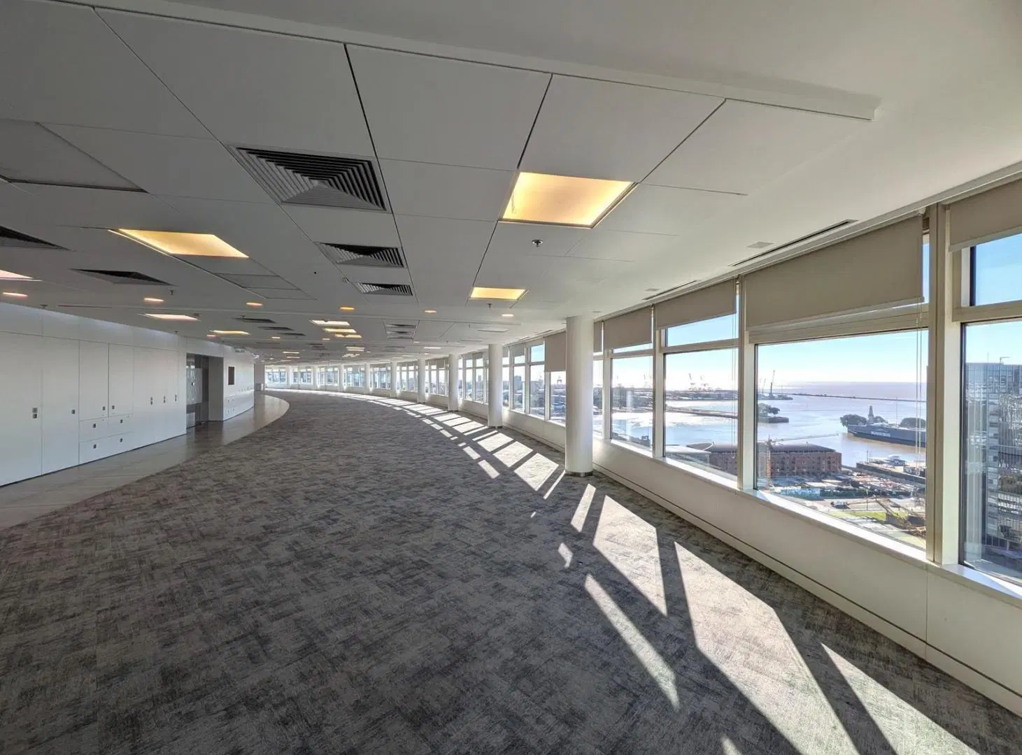 Excelentes oficinas en alquiler - Torre República 4