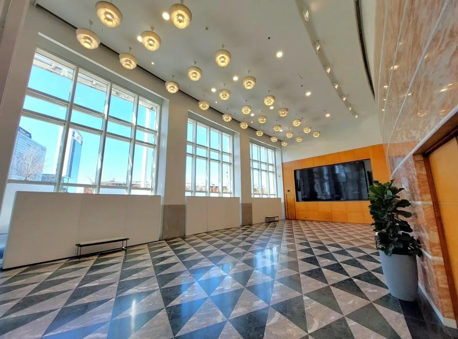 Excelentes oficinas en alquiler - Torre República 5