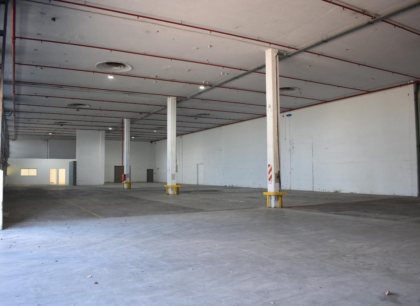 Foto de Depósito industrial con oficinas en alquiler, imagen 1