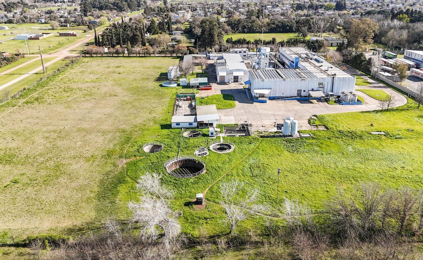 Foto de Depósito/Planta Industrial en Venta en Luján, imagen 2