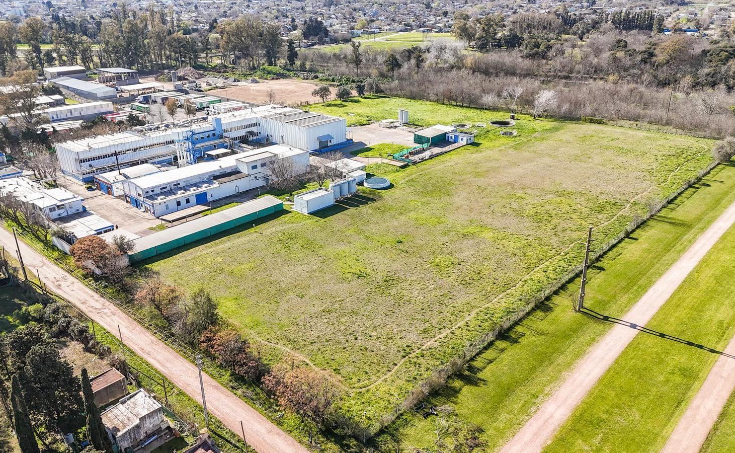 Foto de Depósito/Planta Industrial en Venta en Luján, imagen 3