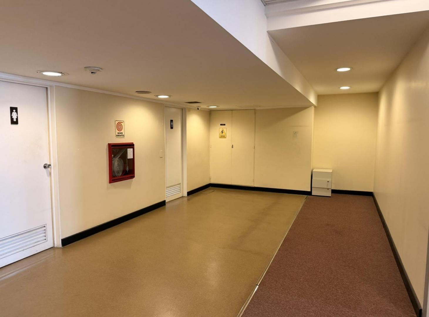 Foto de Oficina en Alquiler - Con muebles - Catalinas, imagen 4