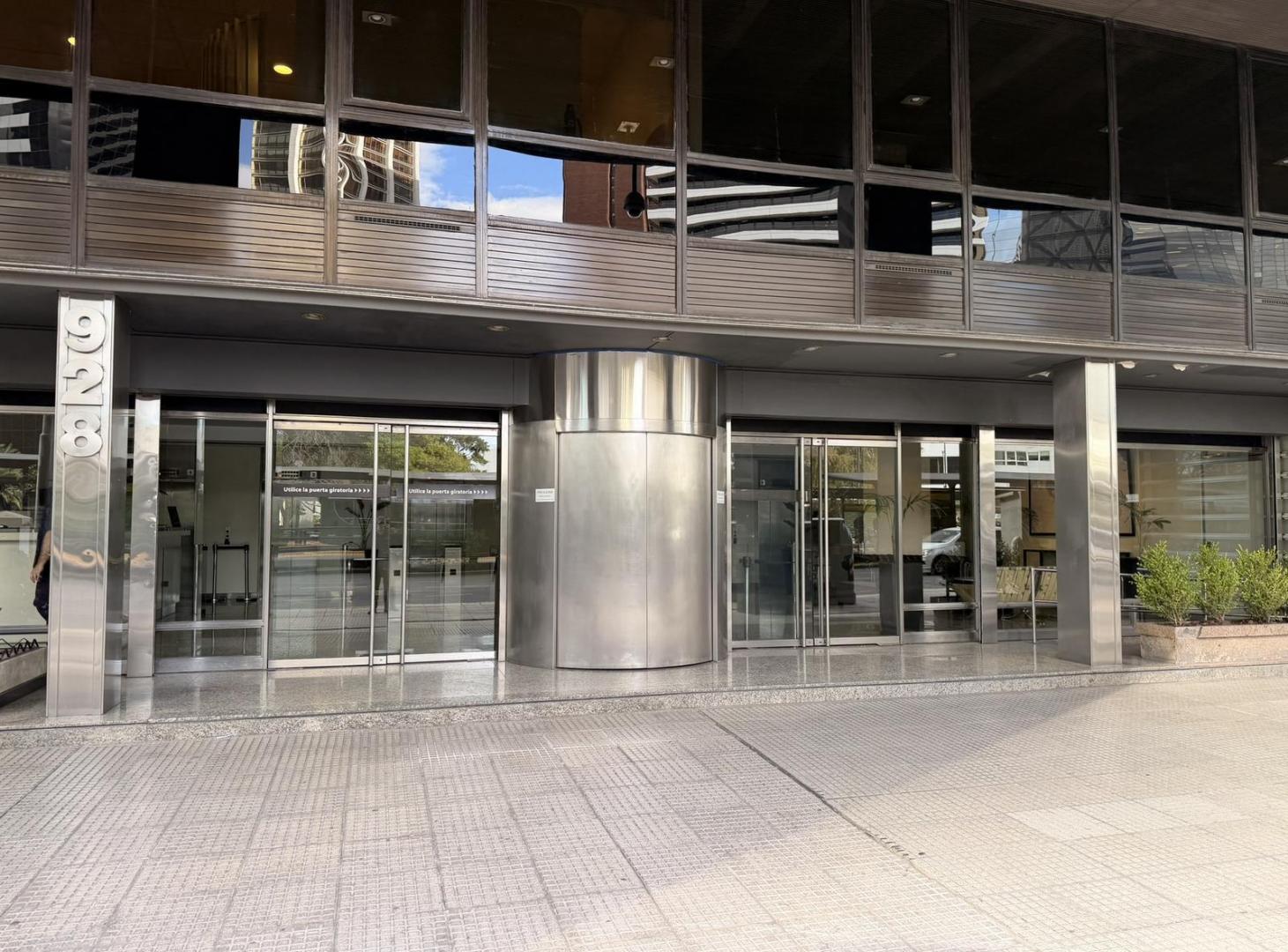Foto de Oficina en Alquiler - Con muebles - Catalinas, imagen 2