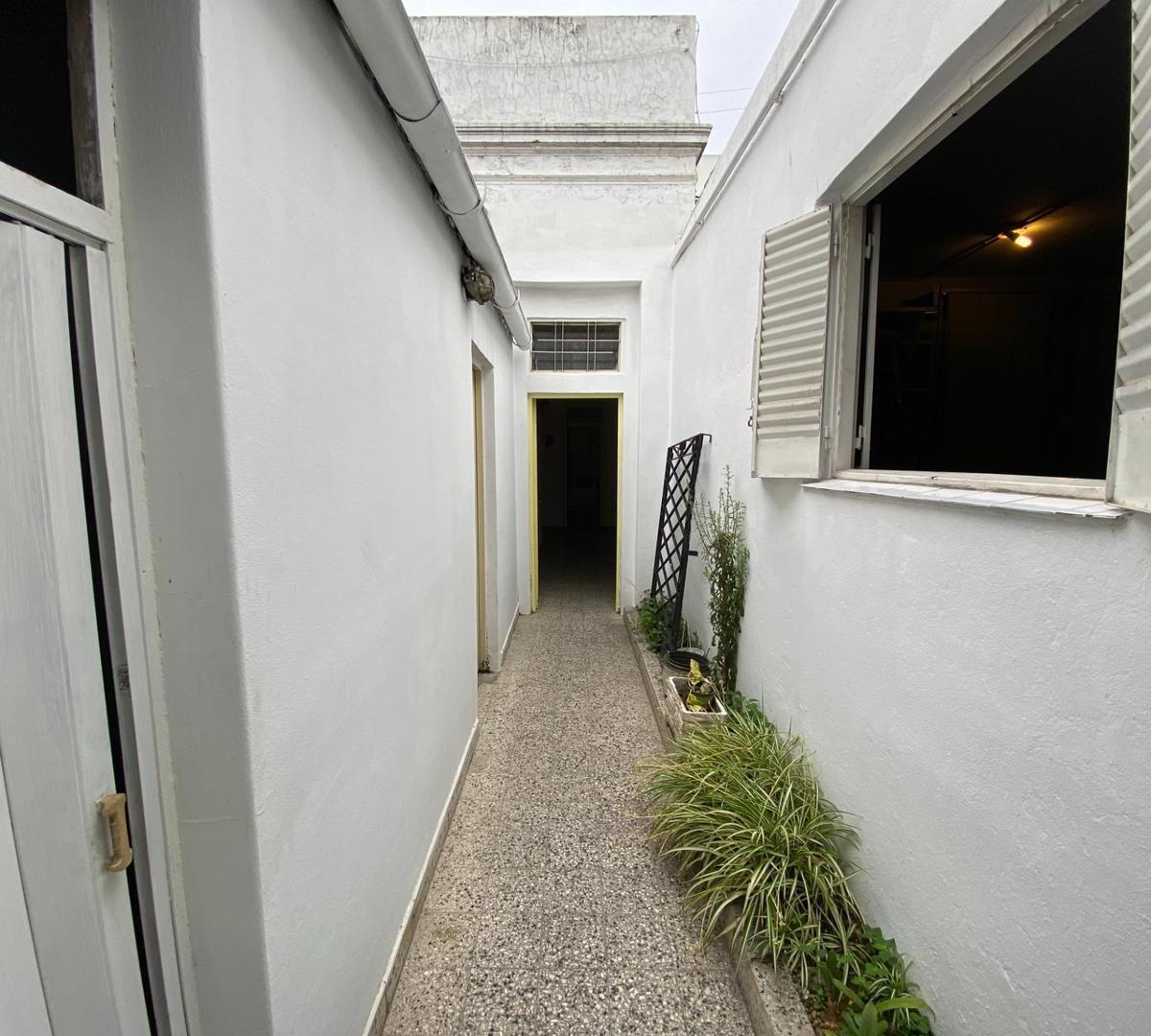 Oportunidad de Casa en Parque Avellaneda 2