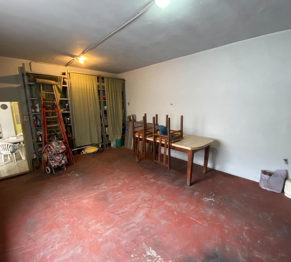 Oportunidad de Casa en Parque Avellaneda 4