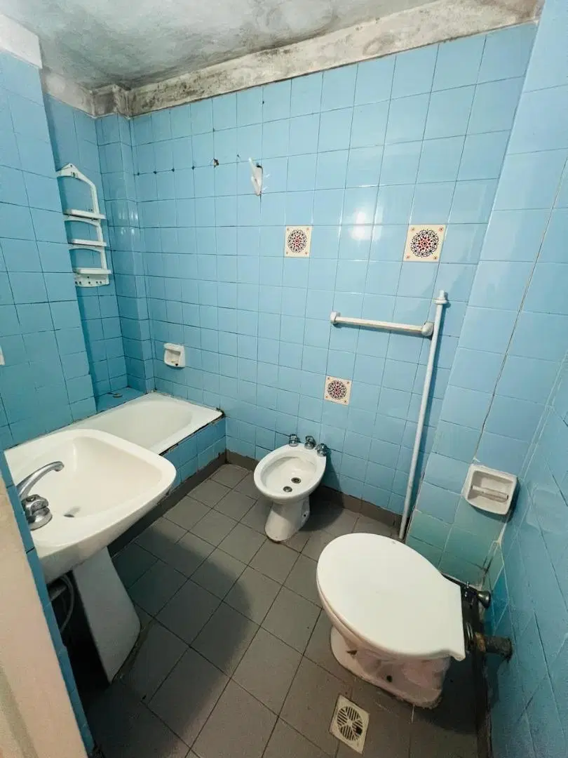 Monoambiente en piso alto, muy luminoso p/RECICLAR 2