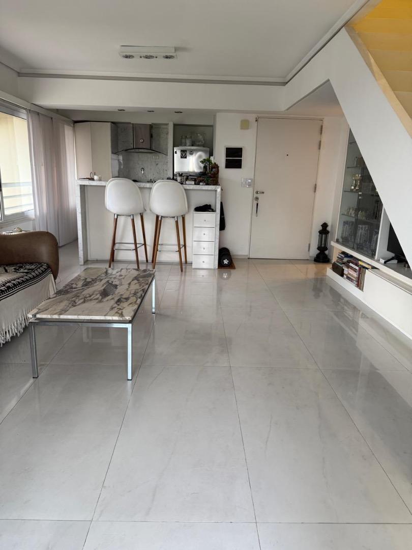 Foto de Duplex de dos ambientes, vista abierta a verde y al río, imagen 1