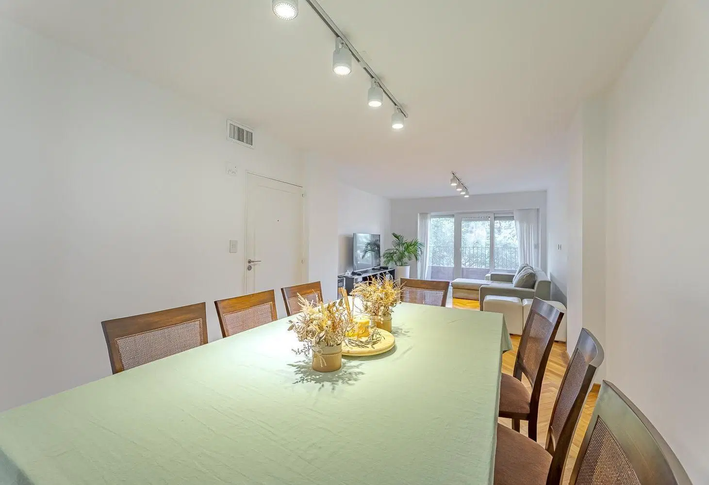 Venta departamento 4 dormitorios con cochera 2