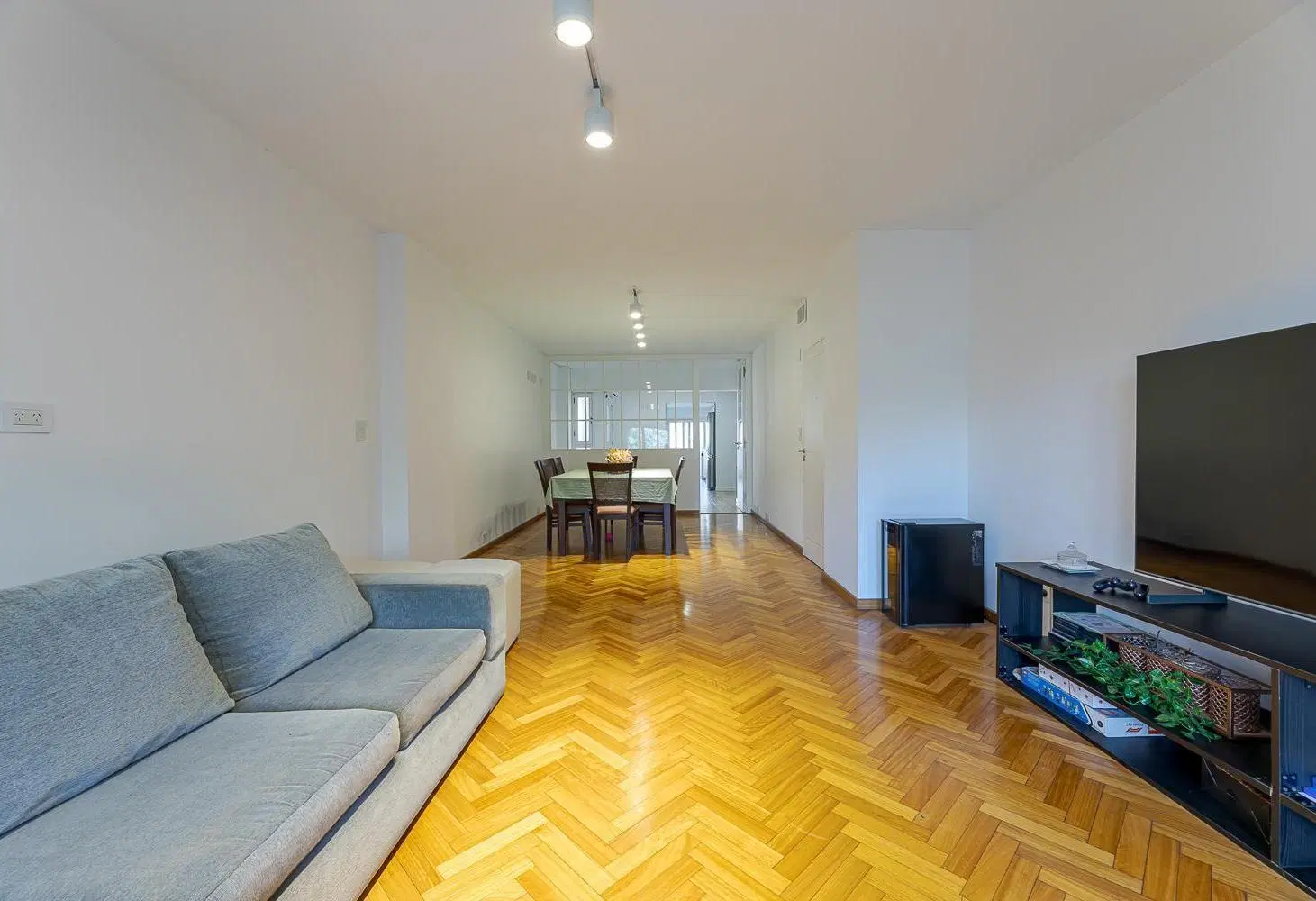 Venta departamento 4 dormitorios con cochera 5