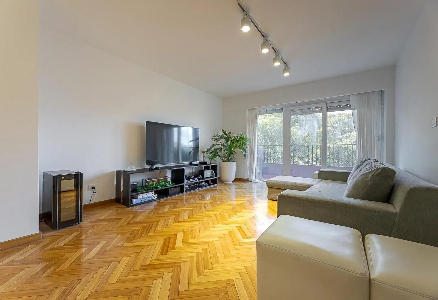 Venta departamento 4 dormitorios con cochera 4