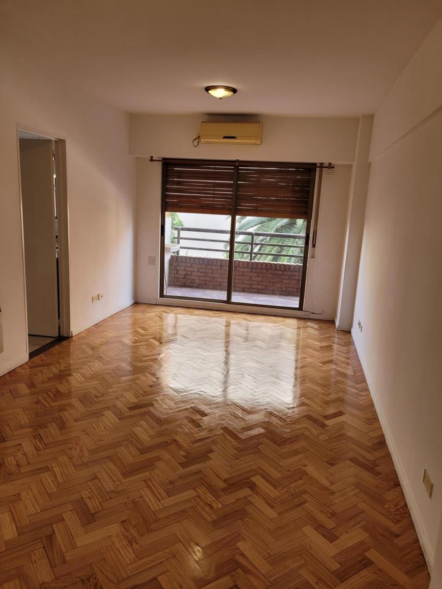 2 Ambientes Cfte. Con Cochera y Balcón